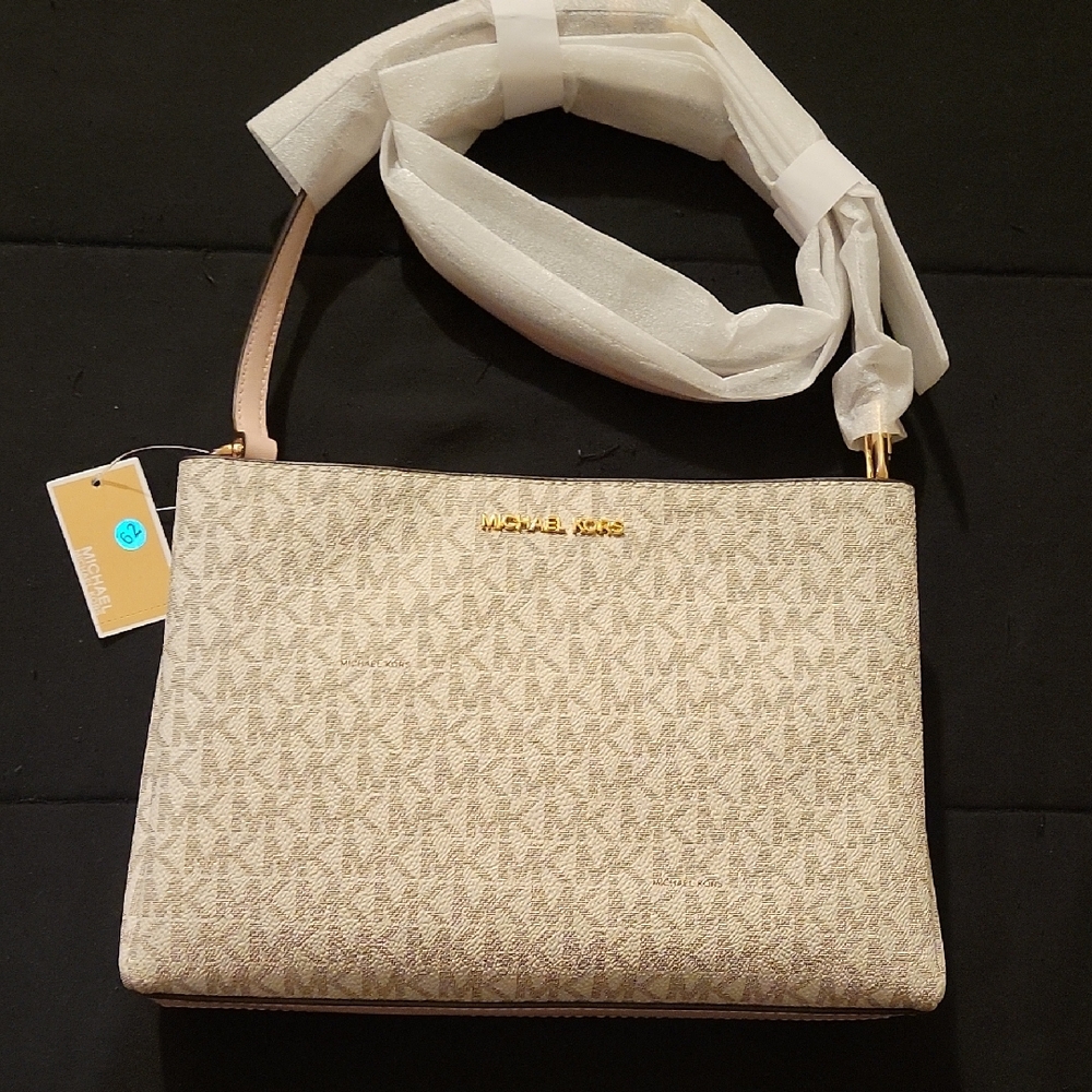 Michael Kors Trisha Cream, Pink, Gold Shoulder Bag